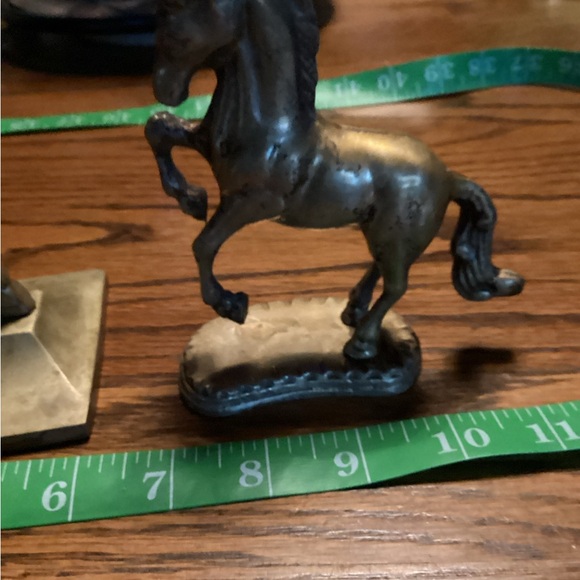 2 brass unicorns. - Picture 4 of 7